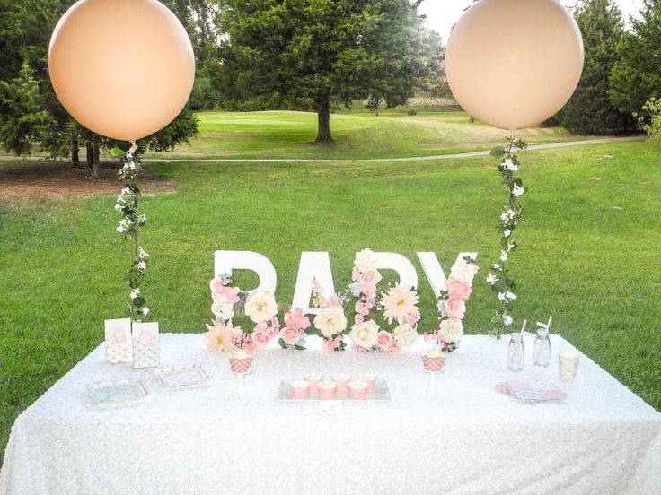 baby shower decorations with balloons