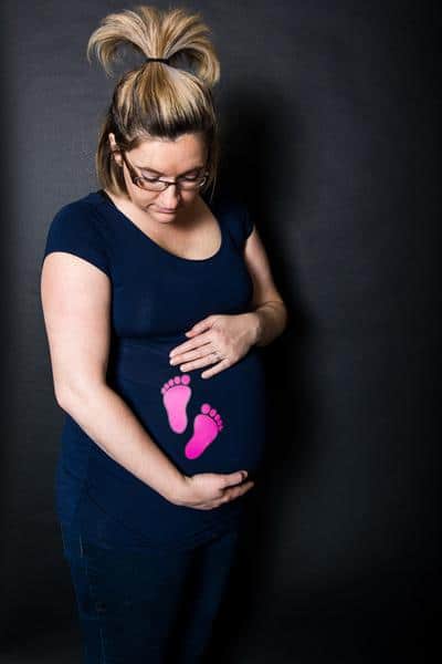Pregnancy Announcement ideas. This collection includes announcements to husband, to parents, to family, to grandma, to friends, and more. These pictures are great inspiration for first, second and 3rd baby. Lots of funny, creative images for sibling announcements as well. #pregnancyannouncement #pregnant