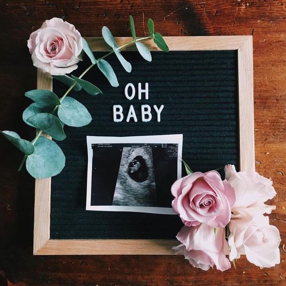 Pregnancy Announcement ideas. This collection includes announcements to husband, to parents, to family, to grandma, to friends, and more. These pictures are great inspiration for first, second and 3rd baby. Lots of funny, creative images for sibling announcements as well. #pregnancyannouncement #pregnant