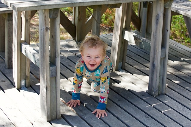 Gross Motor activities for toddlers are fun! They're also important for child development. Click to learn about easy outdoor and indoor activities to ensure proper development for your toddler. #grossmotor #toddler
