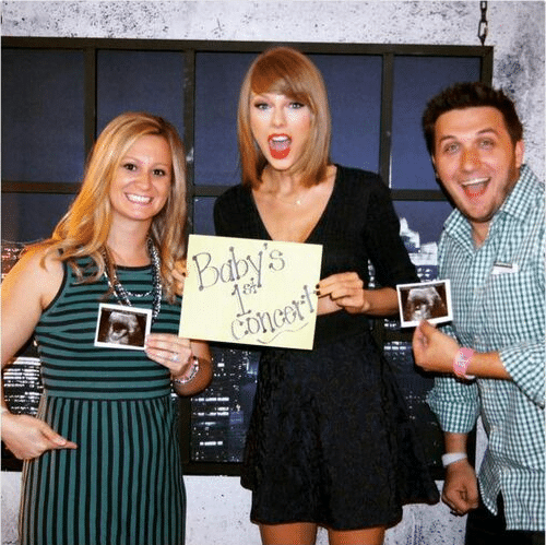 Pregnancy Announcement ideas. This collection includes announcements to husband, to parents, to family, to grandma, to friends, and more. These pictures are great inspiration for first, second and 3rd baby. Lots of funny, creative images for sibling announcements as well. #pregnancyannouncement #pregnant