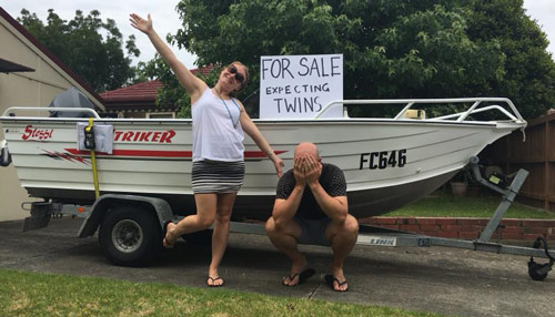 Pregnancy Announcement ideas. This collection includes announcements to husband, to parents, to family, to grandma, to friends, and more. These pictures are great inspiration for first, second and 3rd baby. Lots of funny, creative images for sibling announcements as well. #pregnancyannouncement #pregnant