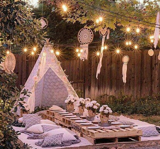 pallets baby shower decor