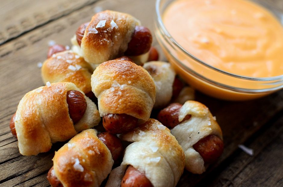 Cocktail-sausage-Pretzel-Bites