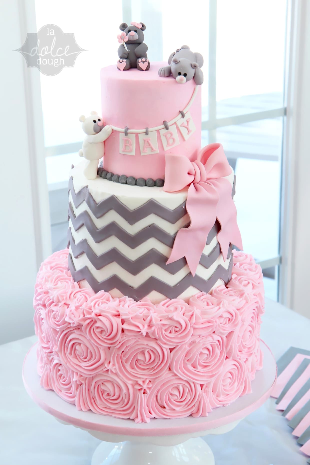 baby shower cakes 35