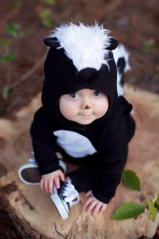 Baby Halloween costumes for girls and for boys. Lots of funny and unique ideas for twins, for mom and baby, for newborns, for baby in a stroller or baby in a carrier or wagon. #babyhalloween #costumes #scary