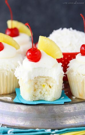 Baby Shower Cupcakes for girls, boys and neutral showers. This collection includes cupcake ideas for woodland, elephant, boho, floral, rustic, pink, baby blue, animal baby shower themes, and a lot more. Some ideas are DIY simple and easy to make yourself, some are inspiration for you to take to your baker. #babyshower