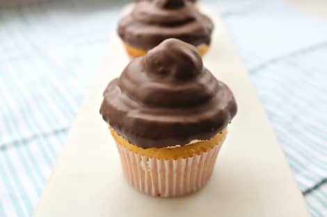 Baby Shower Cupcakes for girls, boys and neutral showers. This collection includes cupcake ideas for woodland, elephant, boho, floral, rustic, pink, baby blue, animal baby shower themes, and a lot more. Some ideas are DIY simple and easy to make yourself, some are inspiration for you to take to your baker. #babyshower