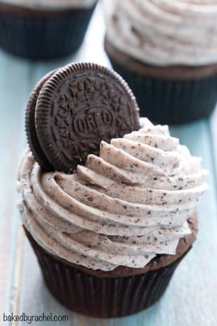 Baby Shower Cupcakes for girls, boys and neutral showers. This collection includes cupcake ideas for woodland, elephant, boho, floral, rustic, pink, baby blue, animal baby shower themes, and a lot more. Some ideas are DIY simple and easy to make yourself, some are inspiration for you to take to your baker. #babyshower