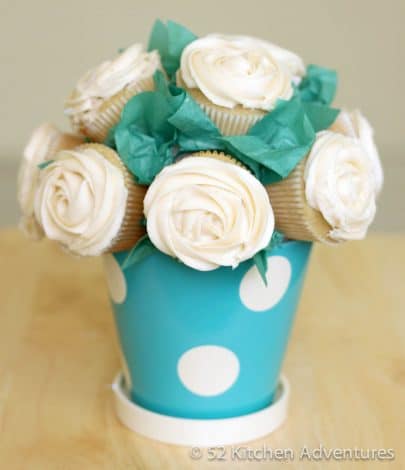 Baby Shower Cupcakes for girls, boys and neutral showers. This collection includes cupcake ideas for woodland, elephant, boho, floral, rustic, pink, baby blue, animal baby shower themes, and a lot more. Some ideas are DIY simple and easy to make yourself, some are inspiration for you to take to your baker. #babyshower