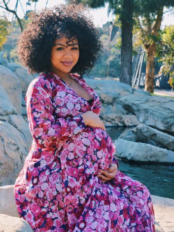 Maternity Photos. Lots of ideas with husband and single mom. Different themes include outdoor, fall, winter, summer, with toddler, and much more.
