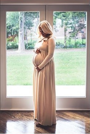 Maternity Photos. Lots of ideas with husband and single mom. Different themes include outdoor, fall, winter, summer, with toddler, and much more.