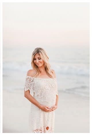 Maternity Photos. Lots of ideas with husband and single mom. Different themes include outdoor, fall, winter, summer, with toddler, and much more.