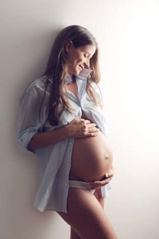 Maternity Photos. Lots of ideas with husband and single mom. Different themes include outdoor, fall, winter, summer, with toddler, and much more.