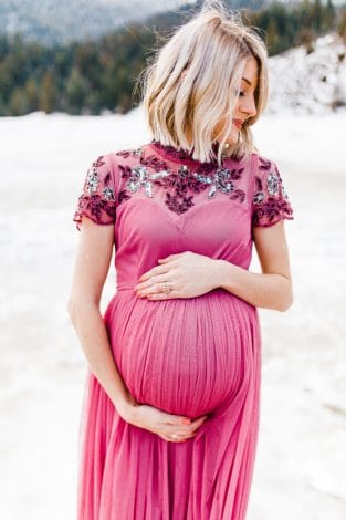 Maternity Photos. Lots of ideas with husband and single mom. Different themes include outdoor, fall, winter, summer, with toddler, and much more.