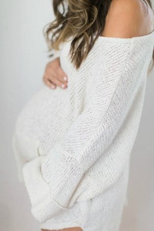 Maternity Photos. Lots of ideas with husband and single mom. Different themes include outdoor, fall, winter, summer, with toddler, and much more.