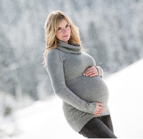 Maternity Photos. Lots of ideas with husband and single mom. Different themes include outdoor, fall, winter, summer, with toddler, and much more.