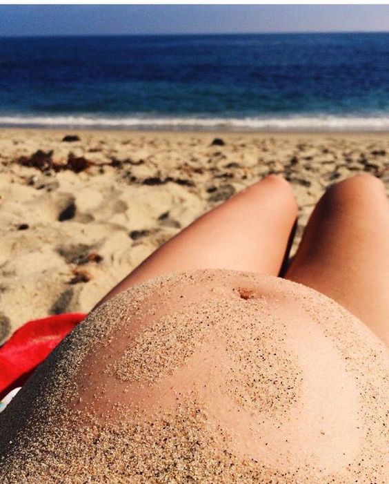 Everything you need to know about flying while pregnant. 40 Helpful tips to help you prepare for safe flying and traveling while you are pregnant. Pin it. #pregnant #travel #flyingtips