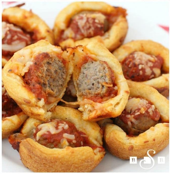 Unique Baby shower appetizers. Click to find lots of fun and delicious finger foods for your girl or boy baby shower. The collection includes easy, cheap, and cute bite size foods. There are lots of variations like cold, warm, vegetarian dishes, dips, crockpot appetizers and more.
