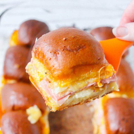 Unique Baby shower appetizers. Click to find lots of fun and delicious finger foods for your girl or boy baby shower. The collection includes easy, cheap, and cute bite size foods. There are lots of variations like cold, warm, vegetarian dishes, dips, crockpot appetizers and more.
