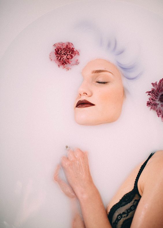 Beautiful Milk Bath Photography - Tulamama