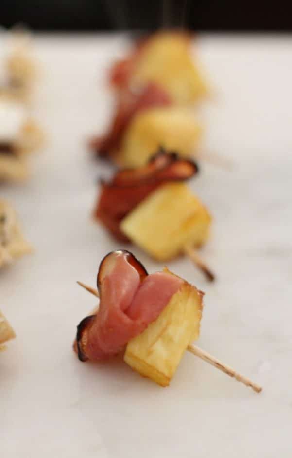 Unique Baby shower appetizers. Click to find lots of fun and delicious finger foods for your girl or boy baby shower. The collection includes easy, cheap, and cute bite size foods. There are lots of variations like cold, warm, vegetarian dishes, dips, crockpot appetizers and more.