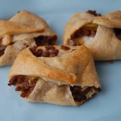 Unique Baby shower appetizers. Click to find lots of fun and delicious finger foods for your girl or boy baby shower. The collection includes easy, cheap, and cute bite size foods. There are lots of variations like cold, warm, vegetarian dishes, dips, crockpot appetizers and more.
