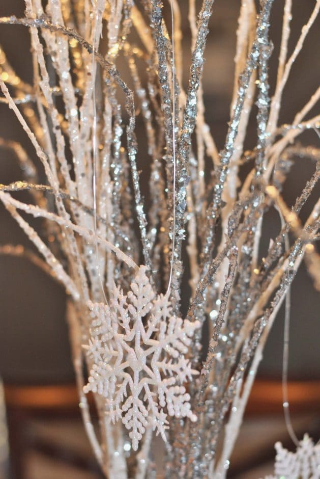 Centerpieces idea  Winter wonderland baby shower, Winter centerpieces, Winter  wonderland party