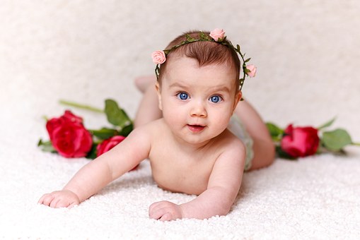 Comprehensive list of unique and uncommon girl names that are cute and beautiful. Meanings and pronounciation also included. Pin it. #babynames #uniquenames
