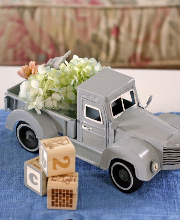 Baby shower 2024 truck theme