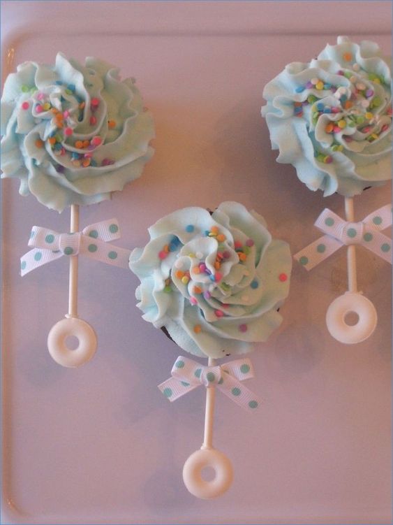 Click to see different themes, decorations, centerpieces, favor ideas, food and more. If you are on a budget, there are lots of great DIY decorations too! Ideas include woodland, elephant, rustic, nautical, prince, sports, vintage and more. Pin it in your baby shower board. #babyshower #babyboy #onabudget