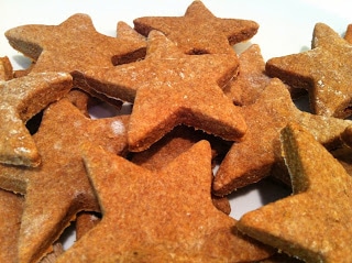 Recipes For Homemade Baby Teething Biscuits. This is a great recipe resource for easy, DIY baby cookies. Various healthy recipes to choose from like sweet potato, gluten free, rice cereal, pumpkin, applesauce, banana, and more. Pin it. #teething #teethingbabies