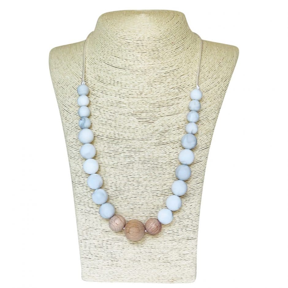 Looking for baby teething remedies that actually work? This is a comprehensive list of teething remedies to choose from. They include natural homemade remedies like frozen breast milk, DIY baby popsicles, remedies with essential oils, etc. These remedies can be used at nighttime for sleep, for 4 months old and beyond for toddlers, for molars, for your infant. Pin it. #teething #remedies