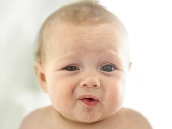 You've got a teething baby! Here's an answer to every question you've ever had about signs of teething, symptoms, relief and DIY remedies for 3 months and onwards. A teething chart is also included, as well as early teething hacks like frozen foods, toys, sleep, fever, diarrhea and more. Pin it. #teething #teethingbaby #teethingremedies #momhacks