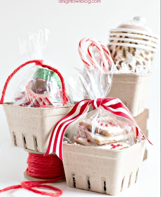 https://tulamama.com/wp-content/uploads/2019/11/Cheap-Christmas-Gift-Baskets-e1572605531522.jpg