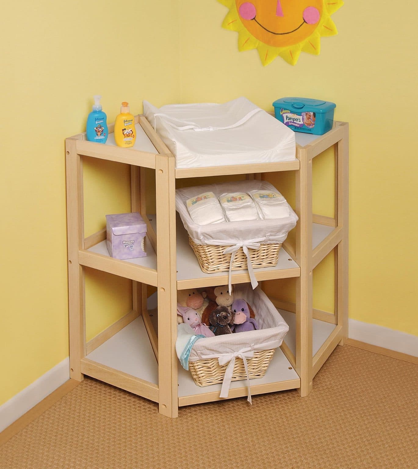 Beautiful Ideas On Setting Up A Diaper Changing Station For A Small