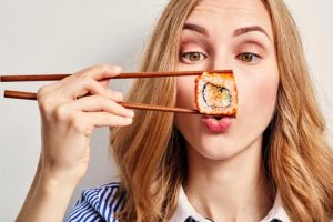 can pregnant women eat sushi