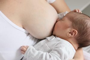 Newborn cluster feeding