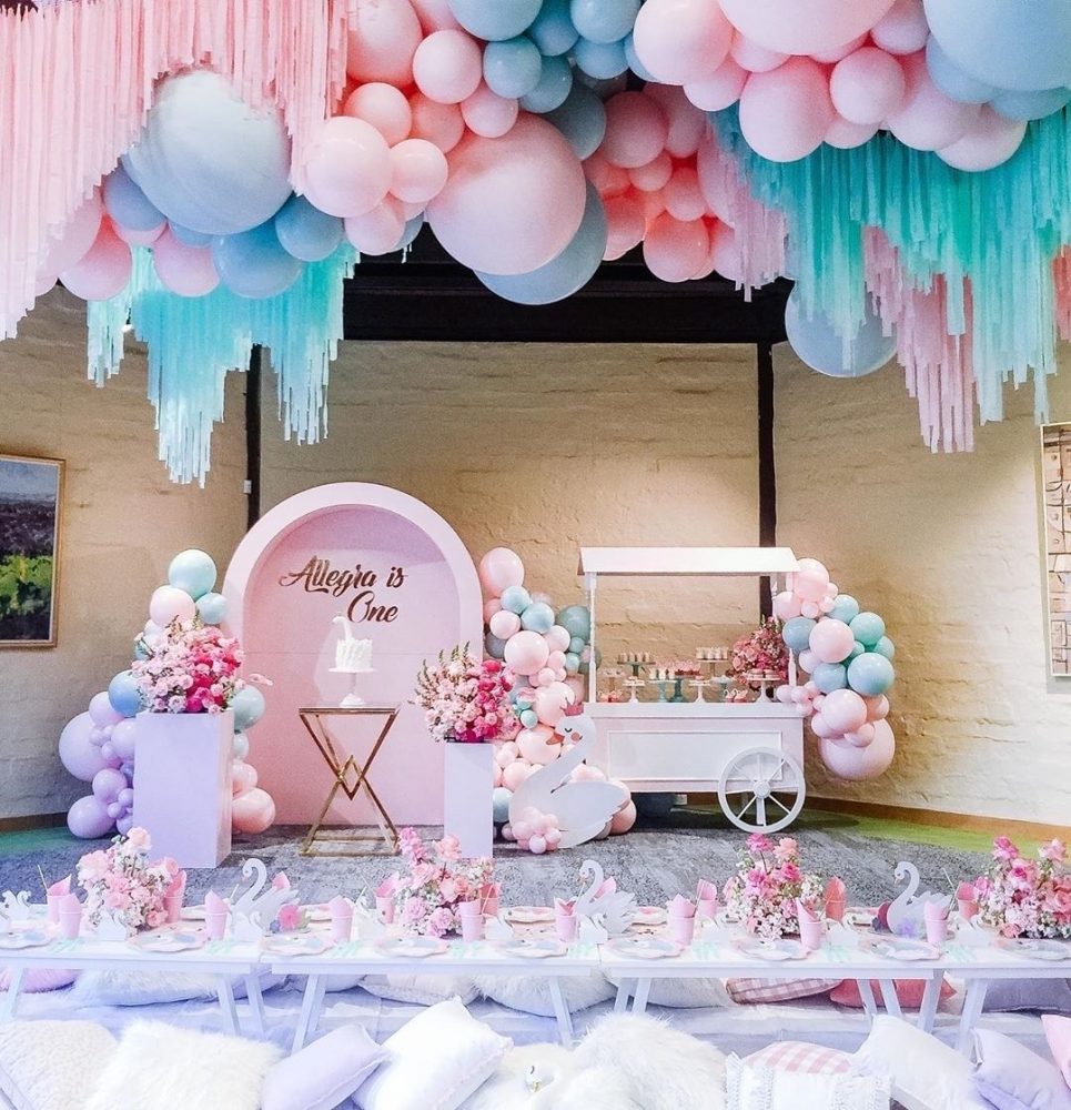 gender reveal decorations