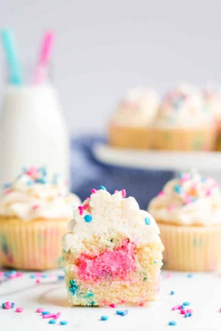 Easy Gender Reveal Cupcakes To Inspire You Tulamama   Gender Reveal Simple Cupcakes Min 440x660 