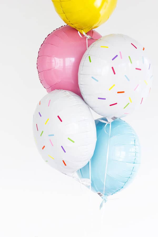 Baby Sprinkle Ideas | Beautiful ideas for boys, for girls and gender neutral parties. Included are simple yet elegant ideas you can totally DIY. #babyshower #secondbaby #pregnant