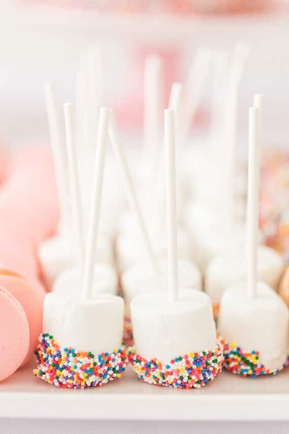 Baby Sprinkle Ideas | Beautiful ideas for boys, for girls and gender neutral parties. Included are simple yet elegant ideas you can totally DIY. #babyshower #secondbaby #pregnant