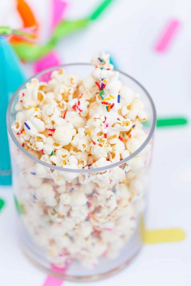 Baby Sprinkle Ideas | Beautiful ideas for boys, for girls and gender neutral parties. Included are simple yet elegant ideas you can totally DIY. #babyshower #secondbaby #pregnant