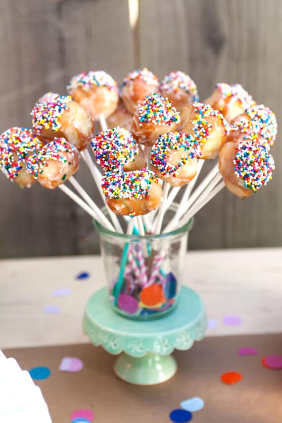 Baby Sprinkle Ideas | Beautiful ideas for boys, for girls and gender neutral parties. Included are simple yet elegant ideas you can totally DIY. #babyshower #secondbaby #pregnant