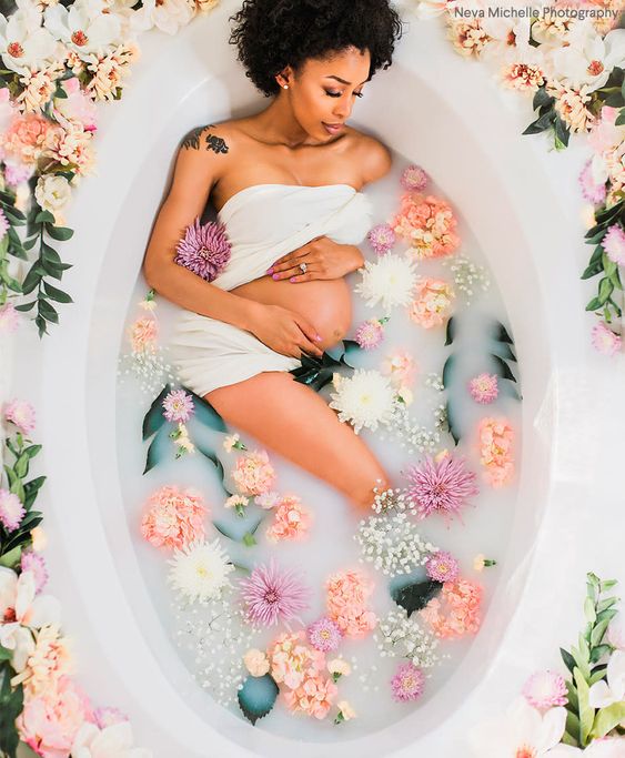 The Prettiest Winter Maternity Photoshoot Ideas