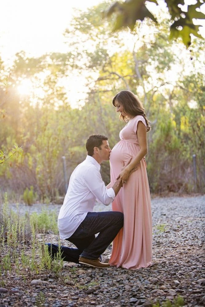 Pregnancy Photoshoot Ideas You Can Actually Use - Tulamama