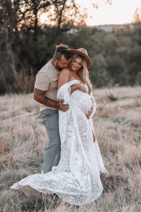 maternity outfit ideas, mens outfit inspiration, couple photo