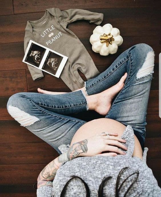 Pregnancy Photoshoot Ideas You Can Actually Use - Tulamama