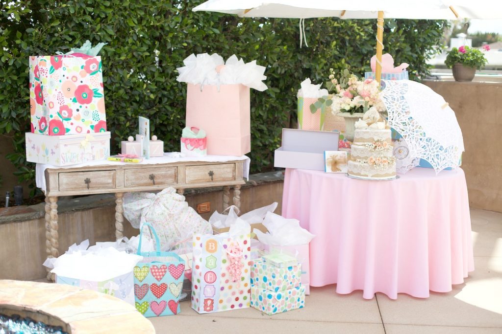 outdoor baby shower table